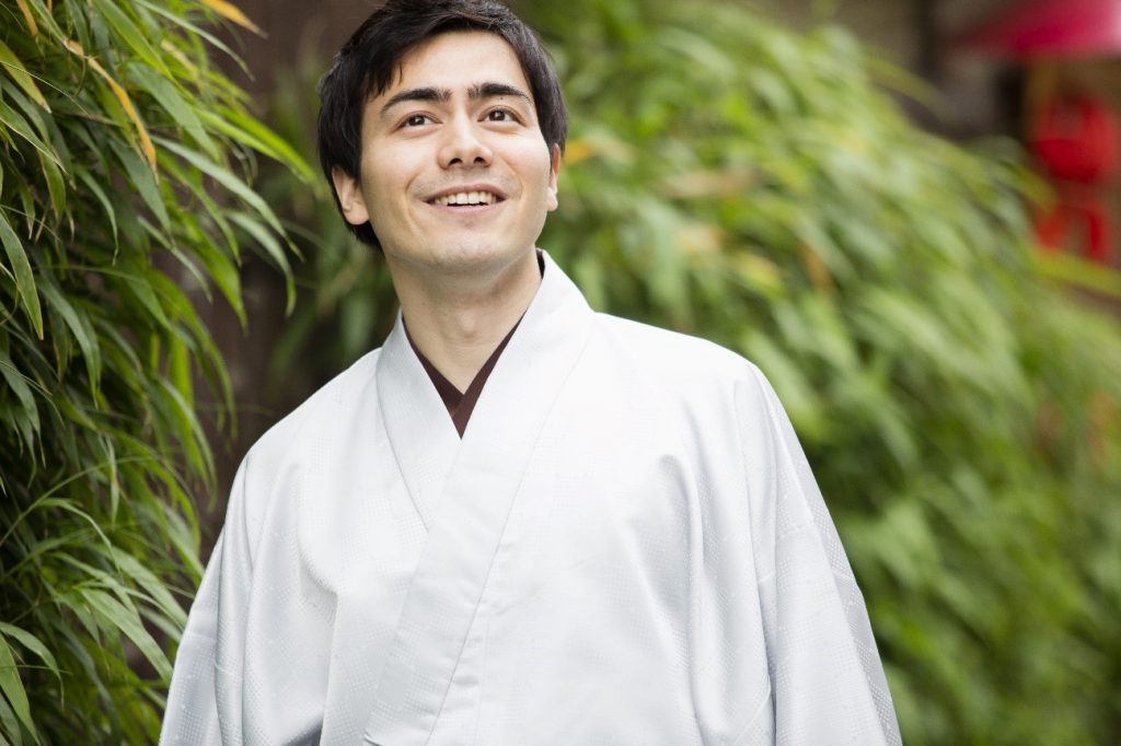 男性に人気の白い浴衣を着こなすコツ 銀座喜染